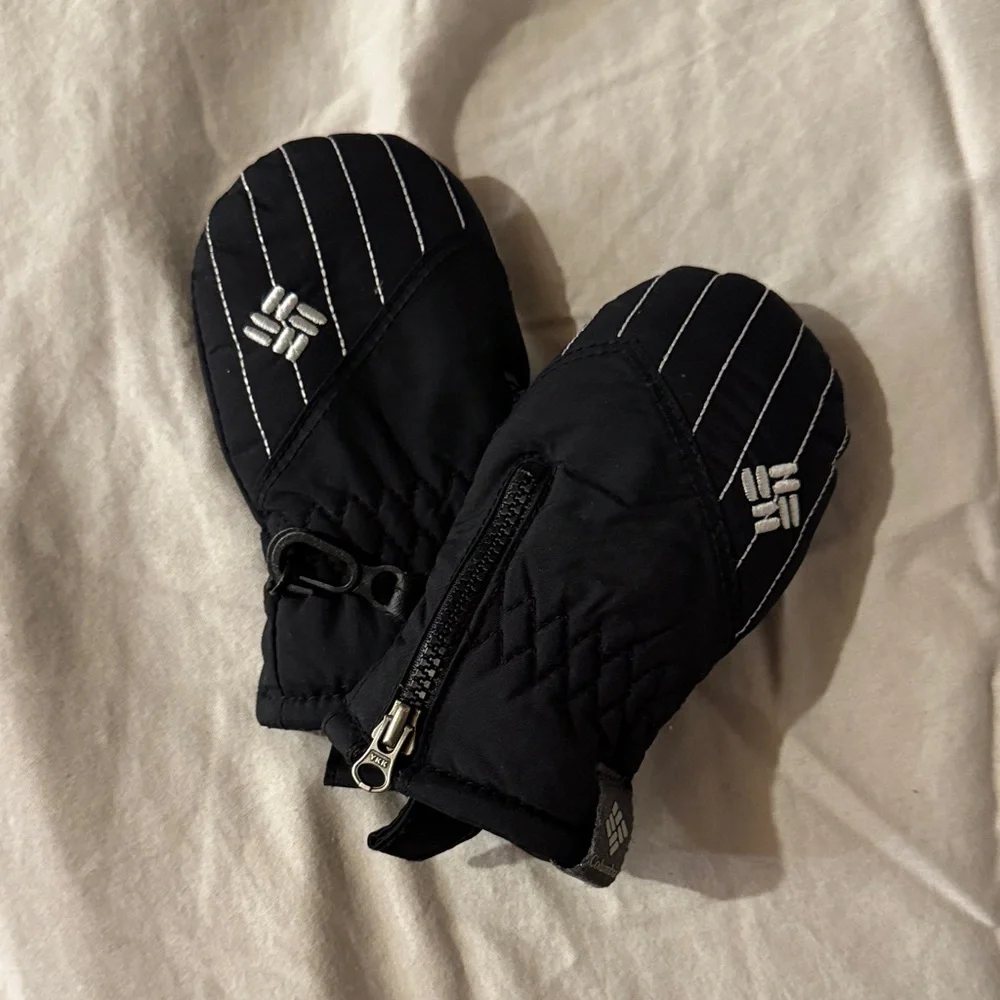 Columbia Infant Zip Up Mittens Black and White Baby Winter Snow Gloves One Size